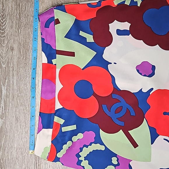 Coco Chanel spring Vintage 2000 runway silk knee high skirt muti color floral - Picture 16 of 17